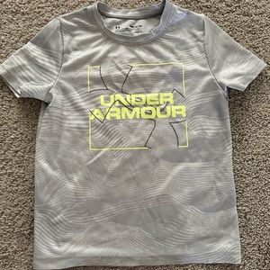 Under Armour Boys Shirt YSM- gray/neon yellow